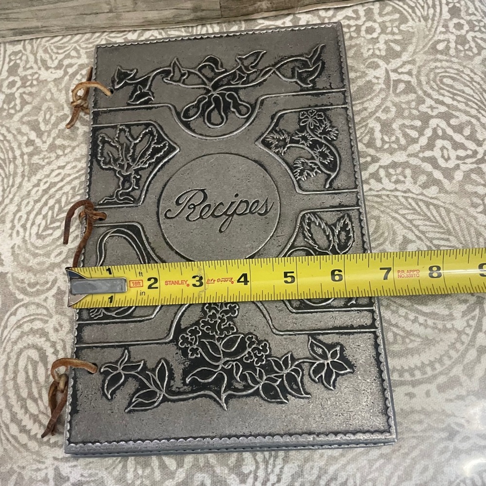 Vintage 1975 JW Pewter Recipe Book Cover Leather Bound Measurement Chart 10x6.5 - Picture 3 of 7